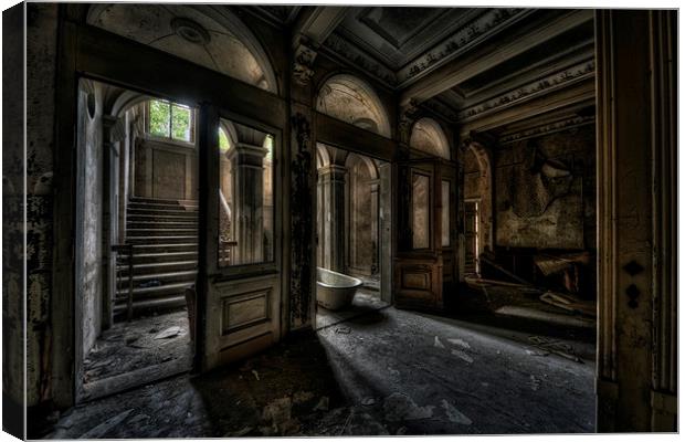  Mansion le ghoul Canvas Print by Jason Green