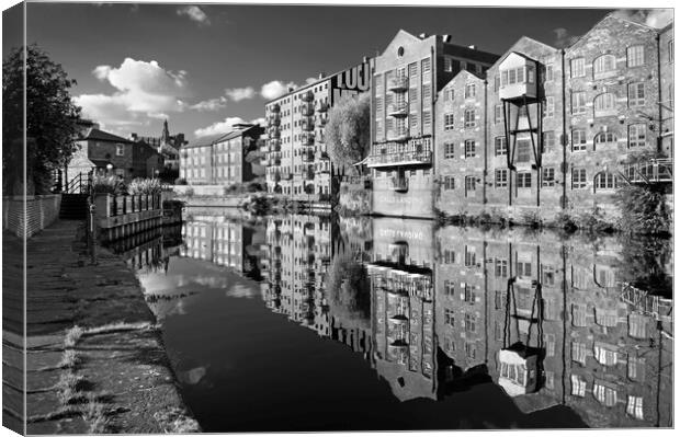 Calls Landing, Leeds  Canvas Print by Darren Galpin