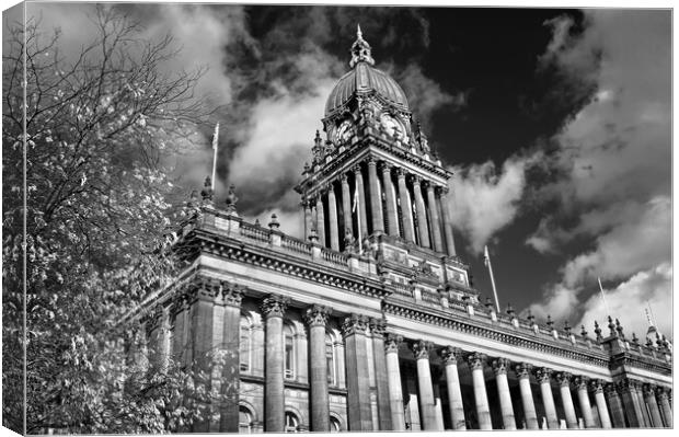 Leeds Town Hall  Canvas Print by Darren Galpin