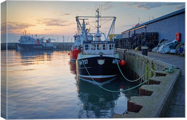 Scarborough Harbour Sunrise, North Yorkshire Canvas Print by Darren Galpin
