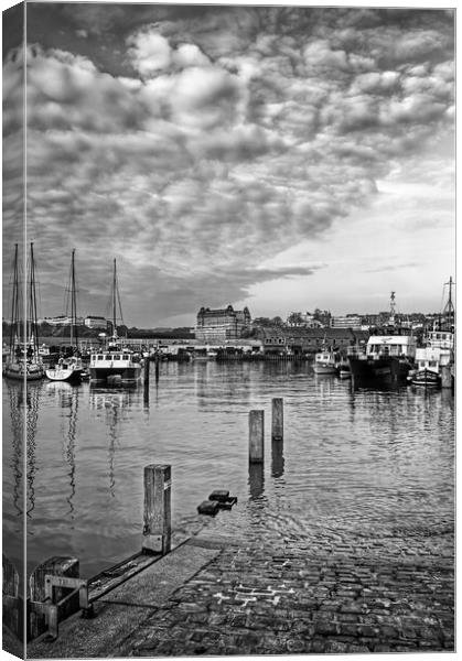 Scarborough Harbour  Canvas Print by Darren Galpin