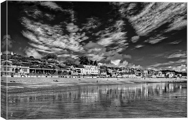 Lyme Regis Seafront in Mono  Canvas Print by Darren Galpin