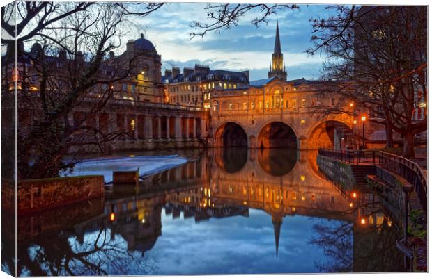 Pulteney Bridge and River Avon Bath Somerset       Canvas Print by Darren Galpin