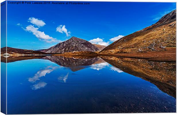  Llyn Idwal Reflecting Pen Yr Old Wen Canvas Print by Pete Lawless