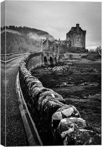 Eilean Donan Castle Canvas Print by Jan Venter
