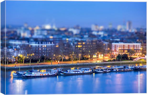 Chelsea Embankment Canvas Print by Jan Venter