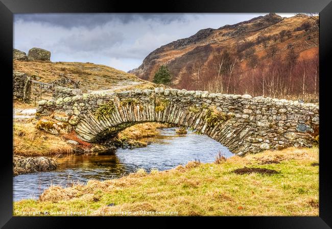 Watendlath Packhorse Bridge Framed Print by Susan Leonard