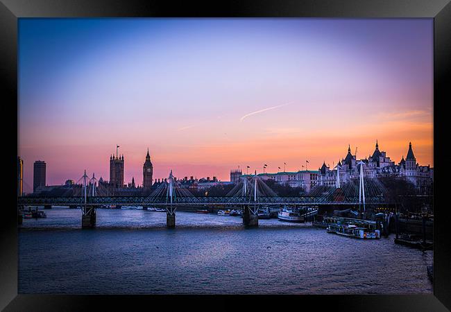 River Thames at Sunset Framed Print by Phil Robinson