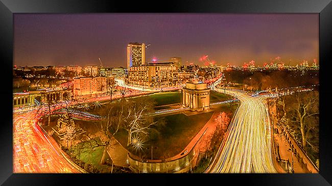  Hyde Park corner with traffic  Lights Framed Print by Phil Robinson