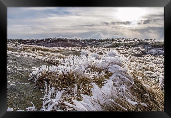 A Icy Kinder Scout Framed Print by Phil Tinkler