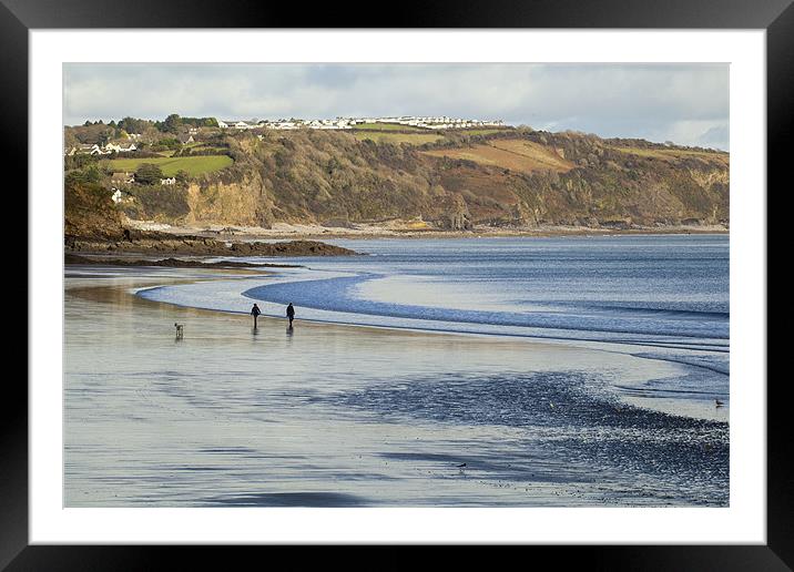 Walking on the beach Framed Mounted Print by Simon West