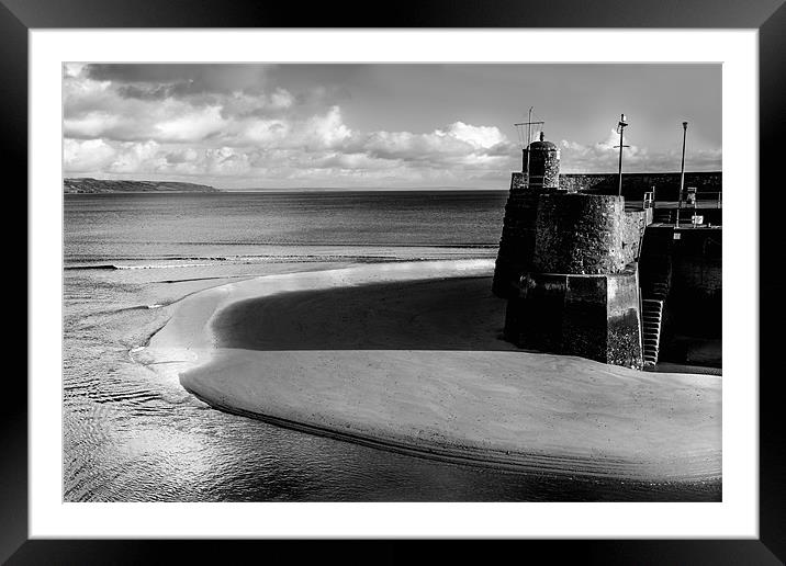 Saundersfoot Harbour Framed Mounted Print by Simon West