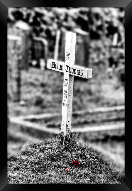 Dylan Thomas Grave Cross Framed Print by Simon West