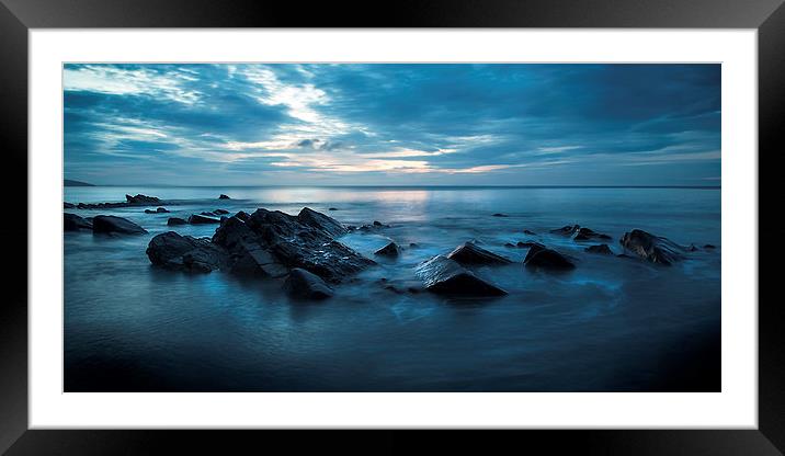 Saundersfoot beach rocks Framed Mounted Print by Simon West