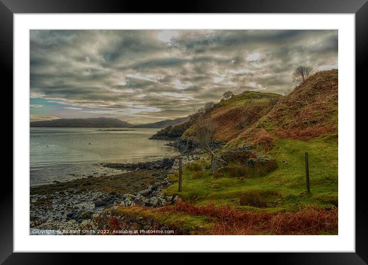 The remains of a fisherman's bothy. Framed Mounted Print by Richard Smith