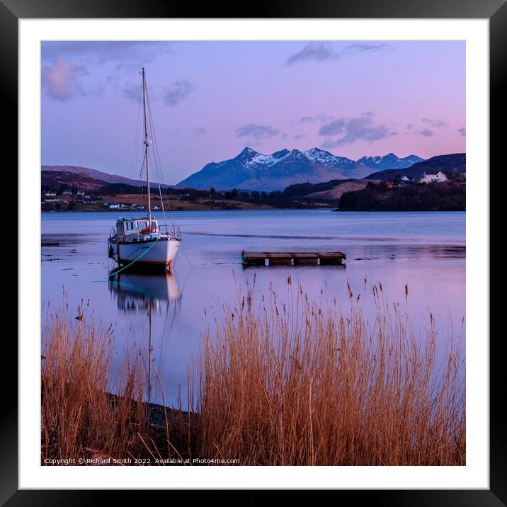 A yacht awaits the high tide to be floated off. Framed Mounted Print by Richard Smith