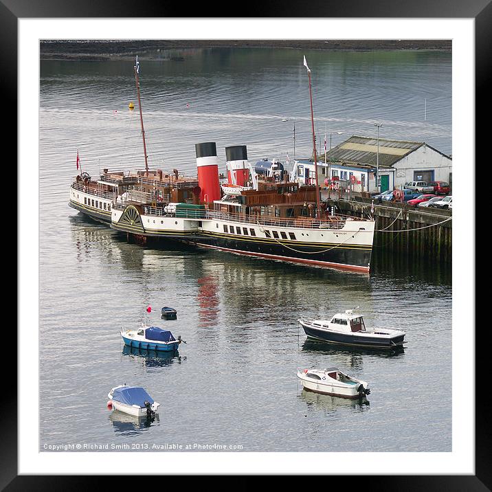 The Waverley at Portree pier Framed Mounted Print by Richard Smith