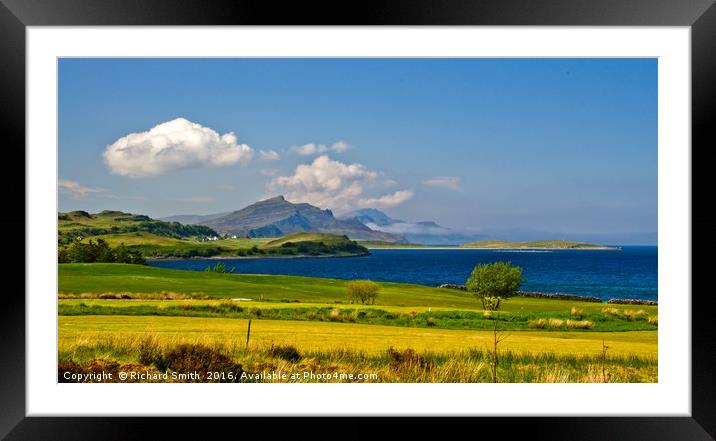The southern end of the Trotternish Ridge Framed Mounted Print by Richard Smith