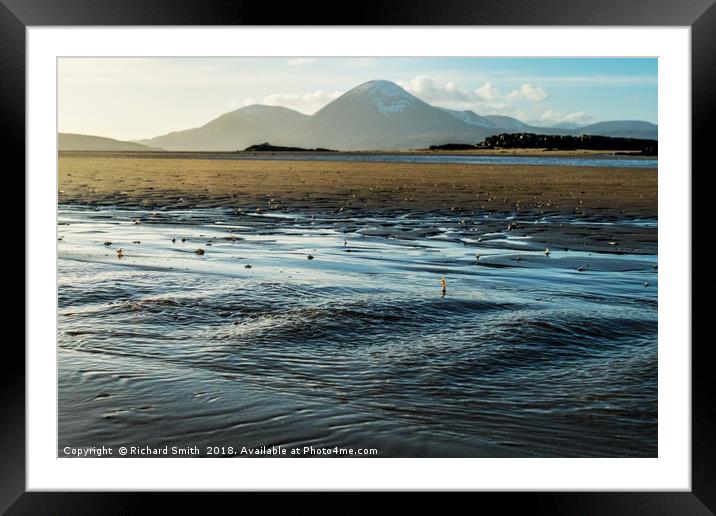 A sand hoppers view across Ashaig beach Framed Mounted Print by Richard Smith