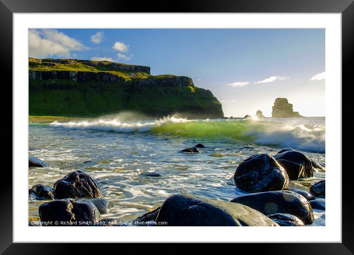 A comber breaks as it approaches Talisker beach. Framed Mounted Print by Richard Smith
