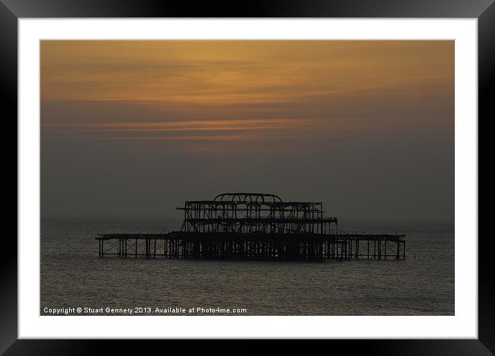 Brighton sunset Framed Mounted Print by Stuart Gennery