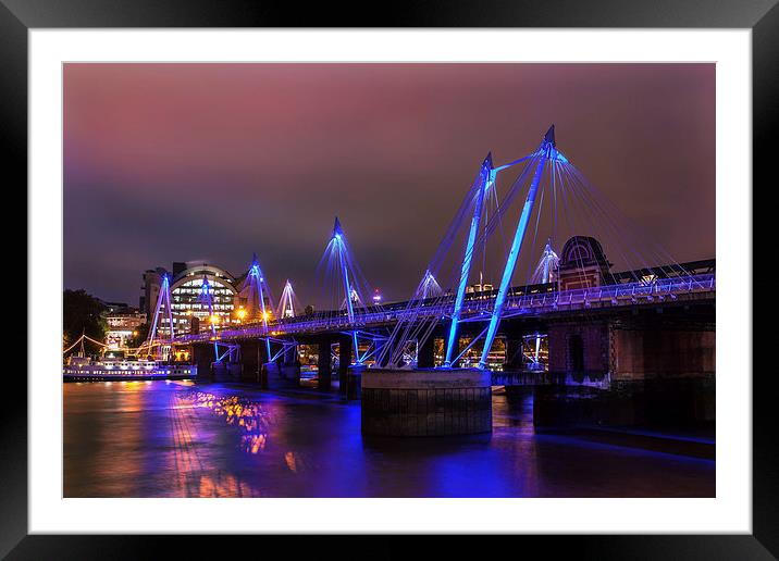 Hungerford Bridge Framed Mounted Print by Stuart Gennery
