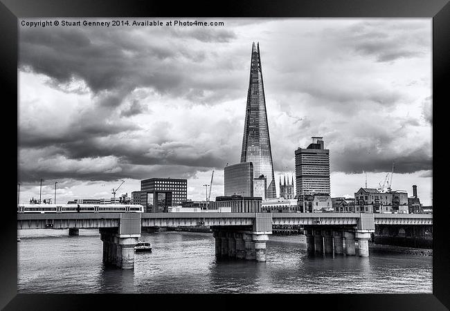  Looking at the Shard Framed Print by Stuart Gennery