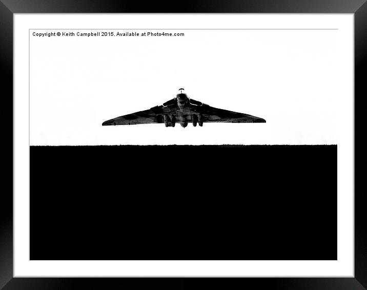  Vulcan XH558 head-on, low and fast. Framed Mounted Print by Keith Campbell