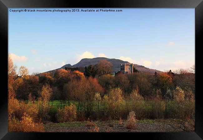 abergavenny castle sunrise monmouthshire wales Framed Print by simon powell
