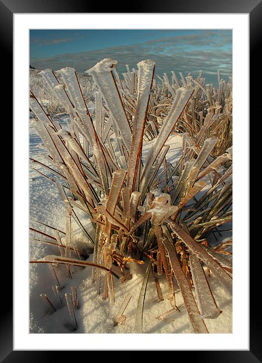 blast frozen rushes brecon beacons Framed Mounted Print by simon powell