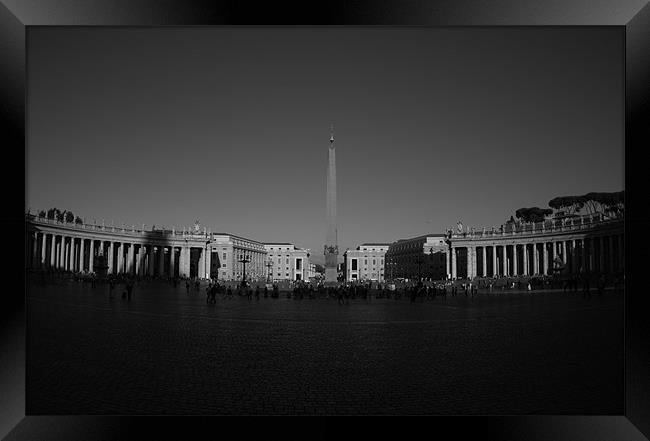 St Peters Square Roma Framed Print by Ian Young
