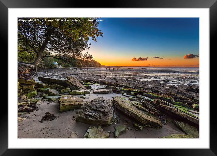 Players Beach Binstead Framed Mounted Print by Wight Landscapes