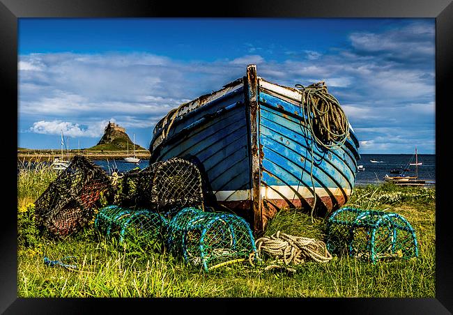 The Magpie, Holy Island Framed Print by Dave Hudspeth Landscape Photography