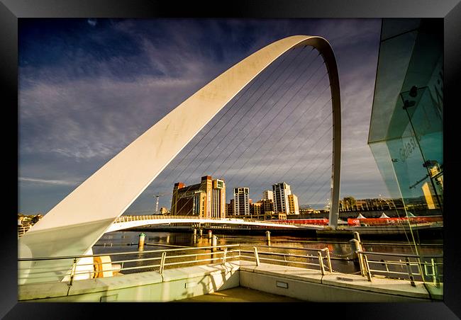 The Gateshead Millennium Bridge Framed Print by Dave Hudspeth Landscape Photography