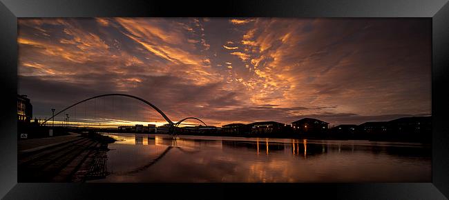 The Infinity Bridge Sunrise  Framed Print by Dave Hudspeth Landscape Photography