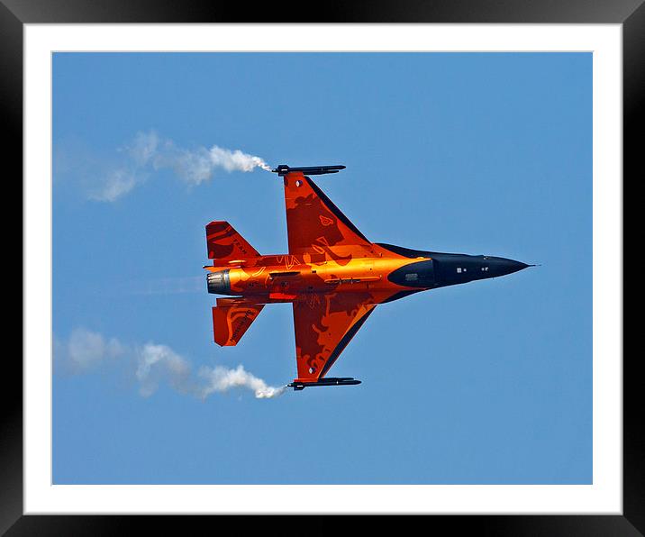 F-16AM Fighting Falcon Framed Mounted Print by Paul Scoullar