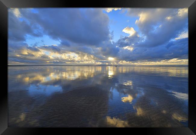 Devon: Saunton Sands Reflections Framed Print by Rob Parsons