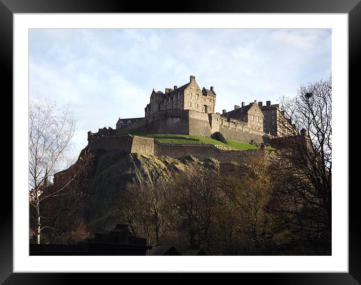 Edinburgh Castle Framed Mounted Print by Sam Anderson