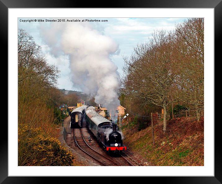  M7 at Harmans Cross. Framed Mounted Print by Mike Streeter