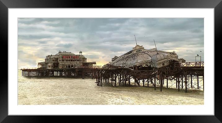  West Pier Brighton Framed Mounted Print by sam moore