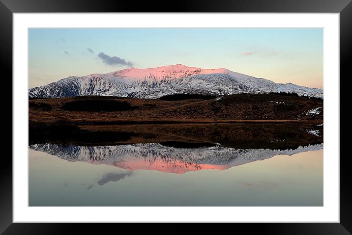 Llyn-y-Dywarchen Framed Mounted Print by Kevin OBrian