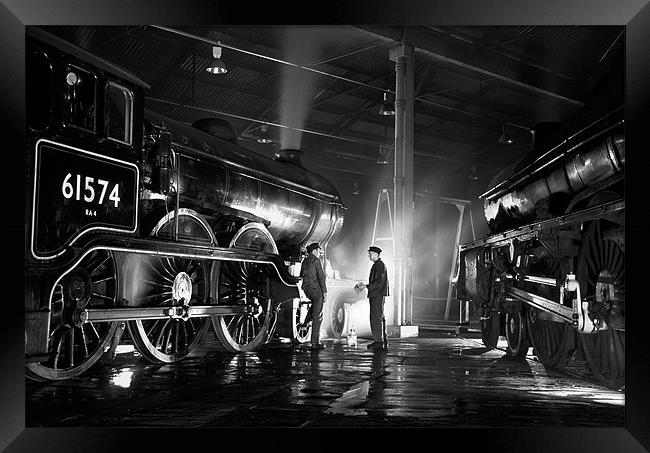 Steam loco crew stop for a chat at night. Framed Print by Ian Duffield