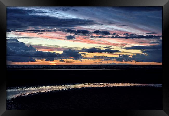 Streaky Sunset Sky Framed Print by Gary Kenyon