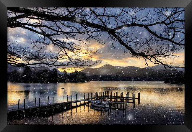Christmas Sunset at Derwentwater Framed Print by Gary Kenyon