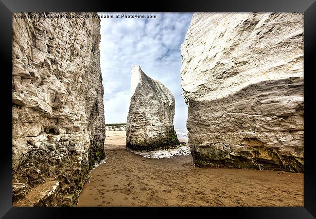 The Cliffs Framed Print by Thanet Photos