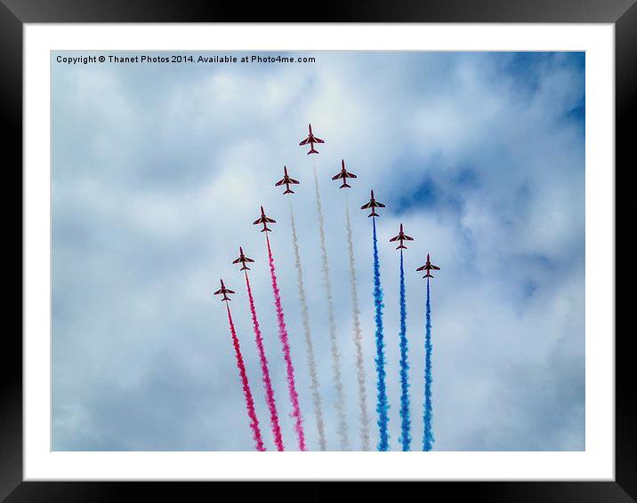 Red Arrows display Framed Mounted Print by Thanet Photos