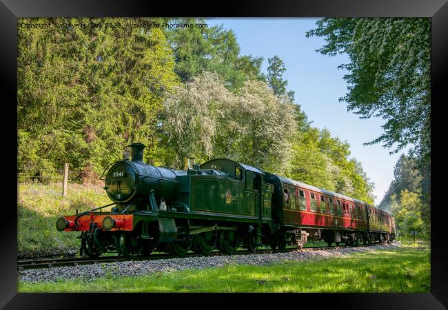 Prairie Locomotive 5541 approaching Parkend Framed Print by Steve H Clark