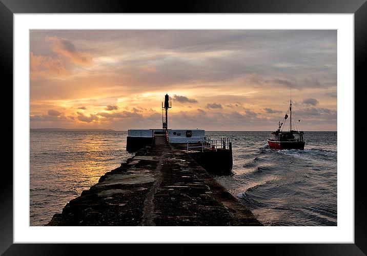  A fishing boat passes the Banjo Pier at Looe Framed Mounted Print by Rosie Spooner
