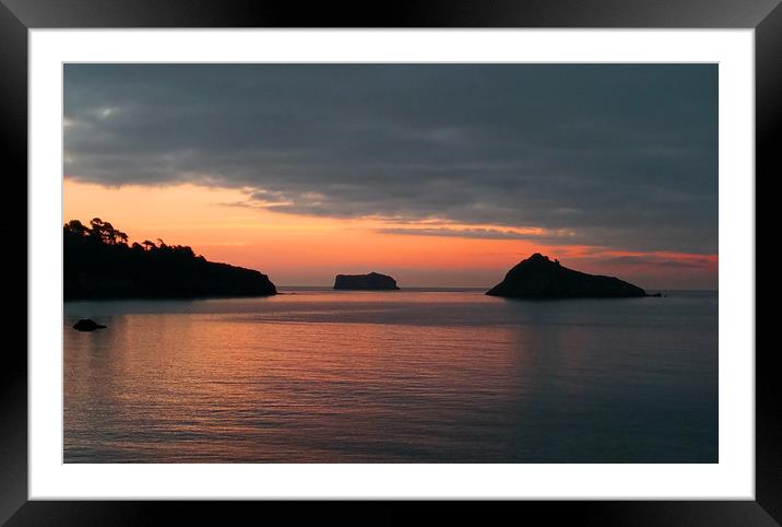 Red and Grey sunrise at Meadfoot Beach Torquay Framed Mounted Print by Rosie Spooner