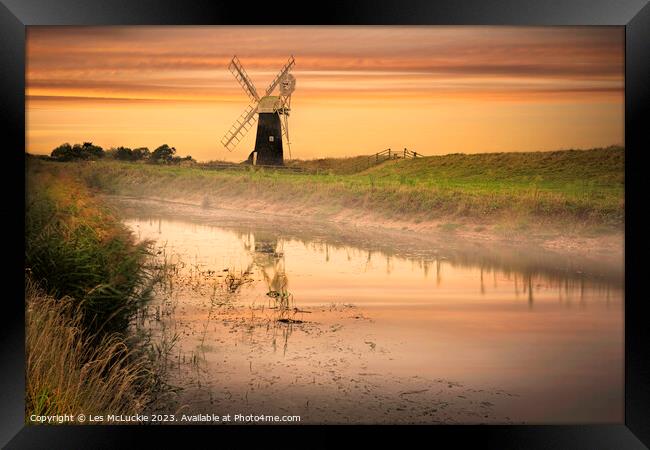 Windmill on The River Bure Framed Print by Les McLuckie